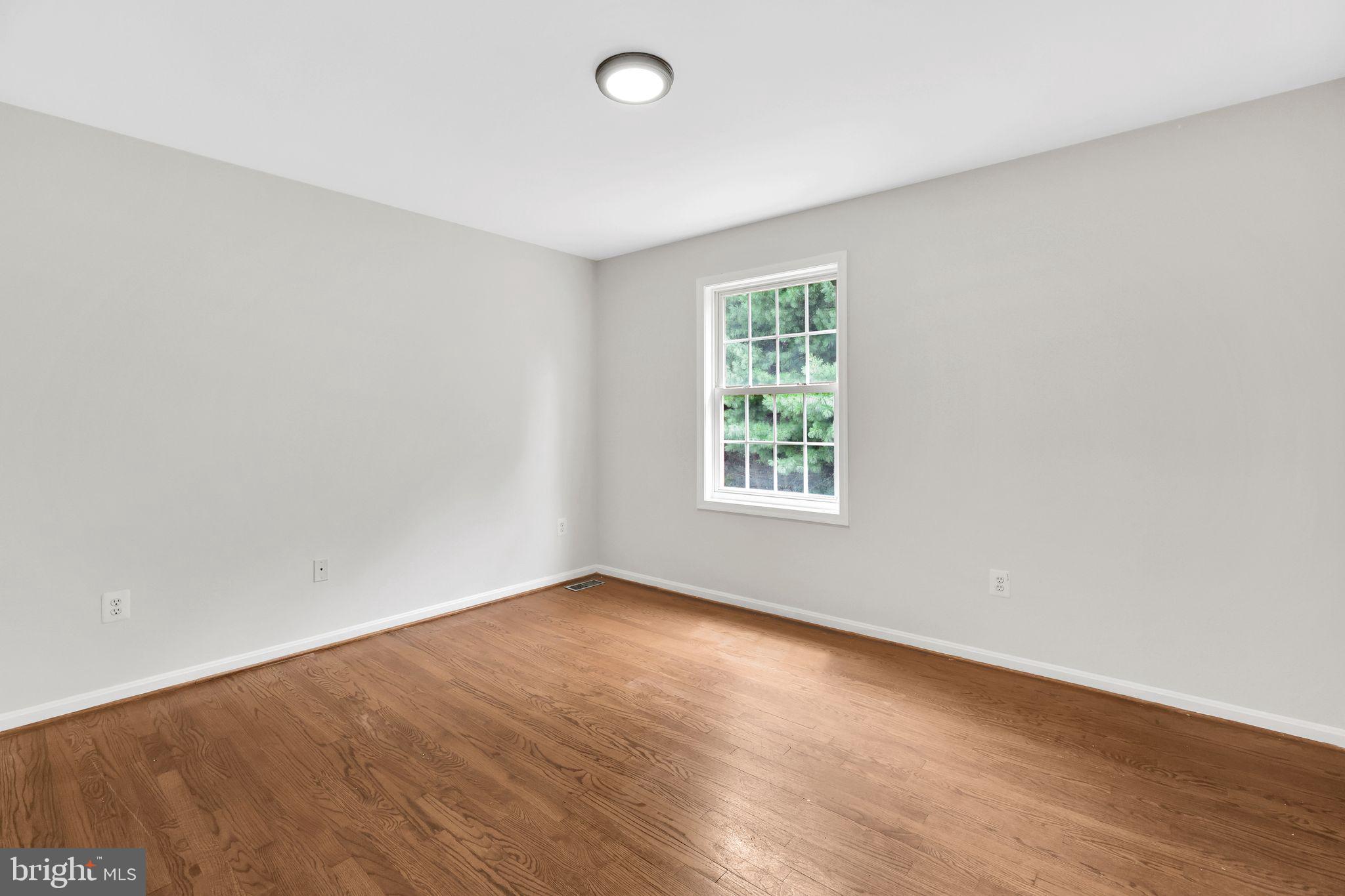 OAK GROVE APARTMENTS - Residential