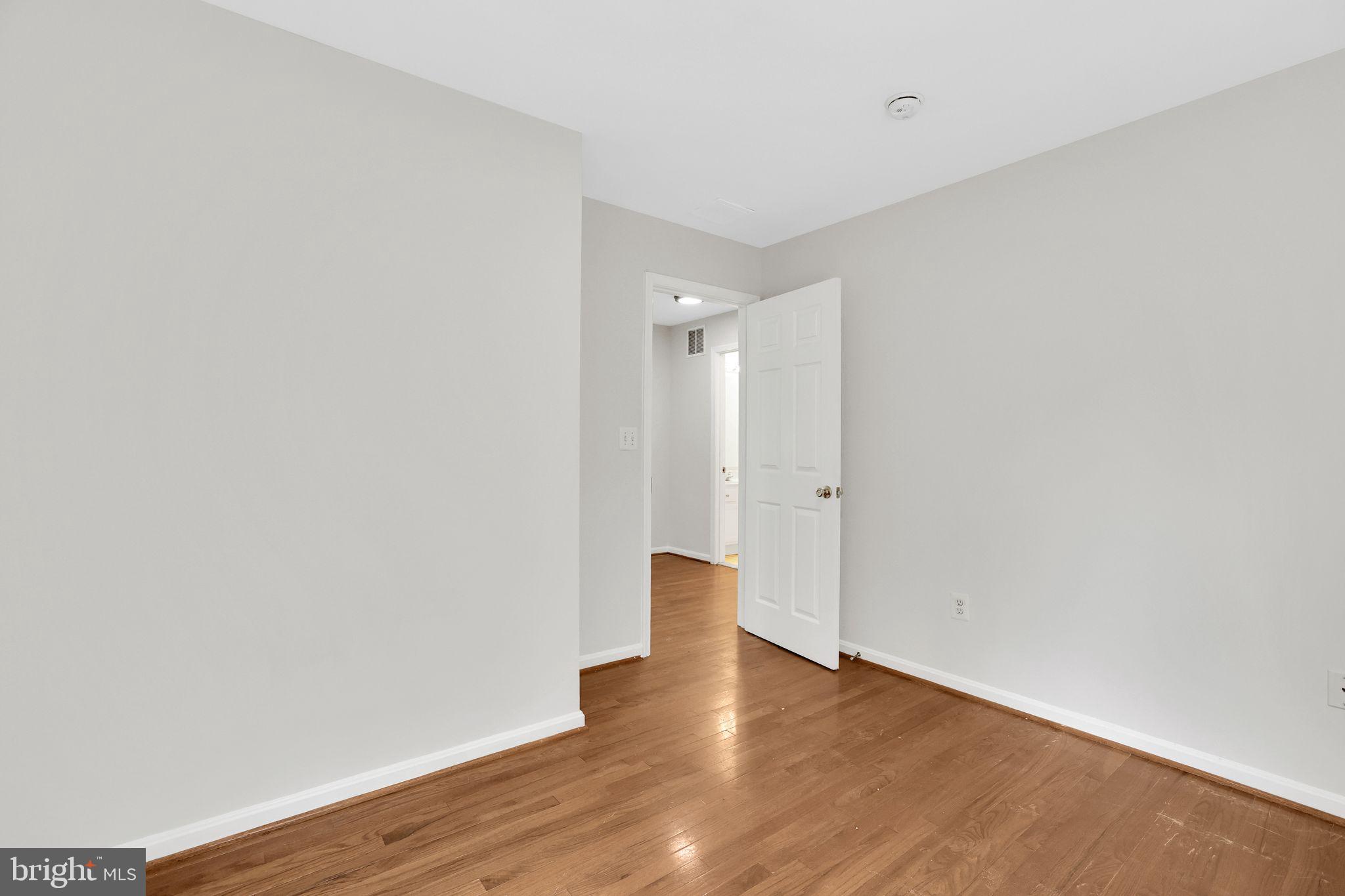 OAK GROVE APARTMENTS - Residential