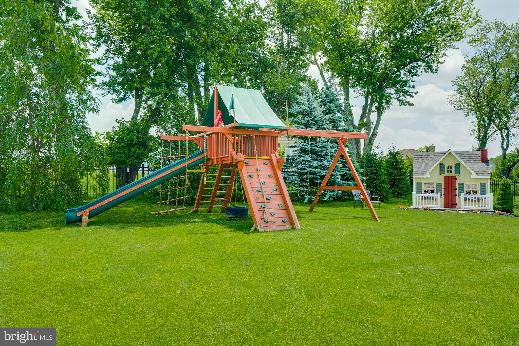 WOODS AT NORTHAMPTON - Residential