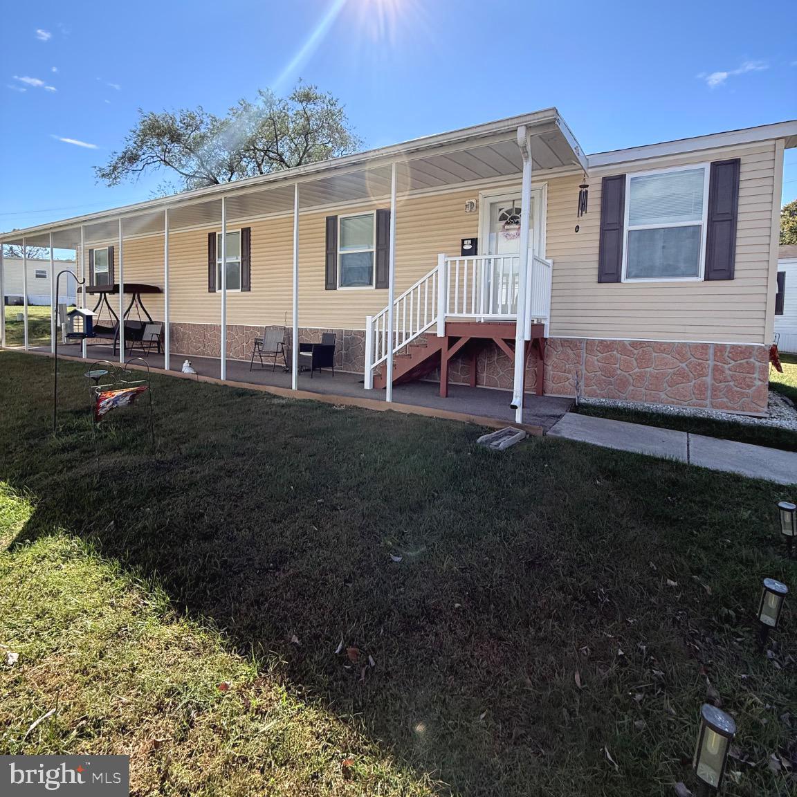 VILLAGE GREEN - Residential