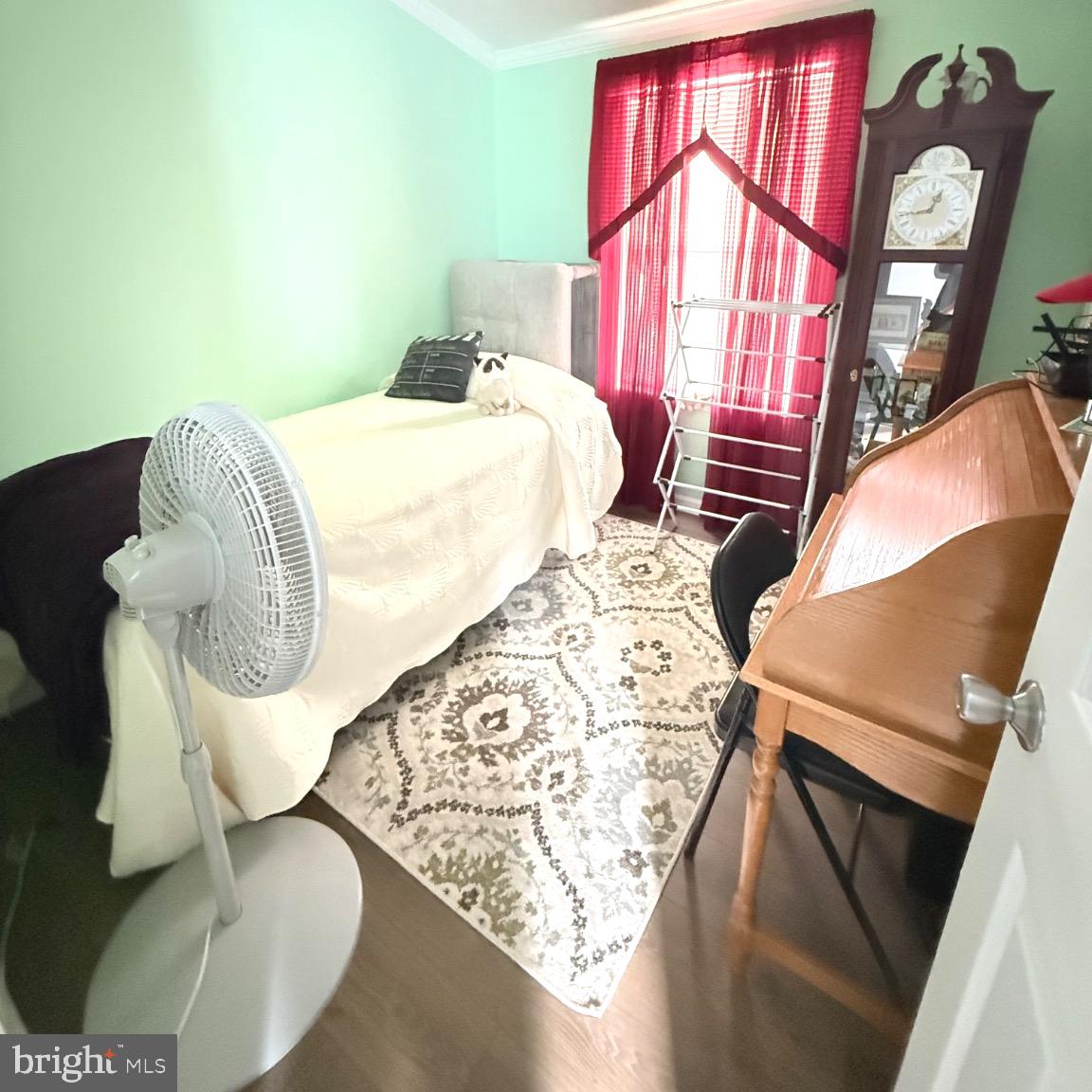 VILLAGE GREEN - Residential