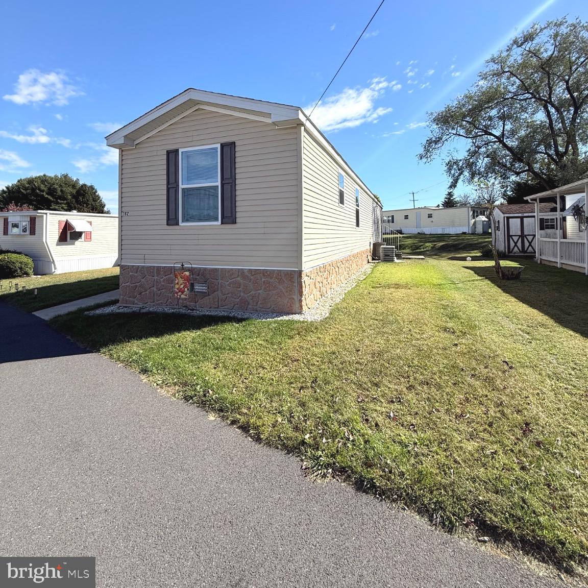 VILLAGE GREEN - Residential