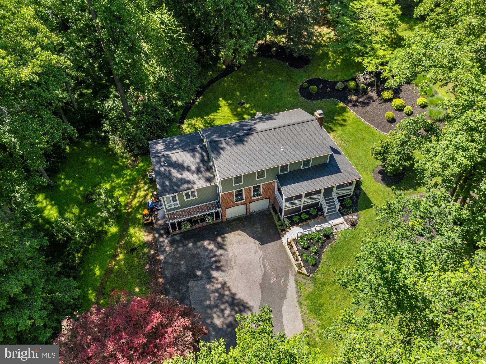 9 FOLLY FARMS COURT