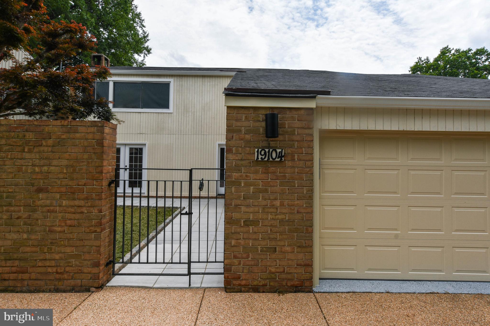 19104 ROMAN WAY