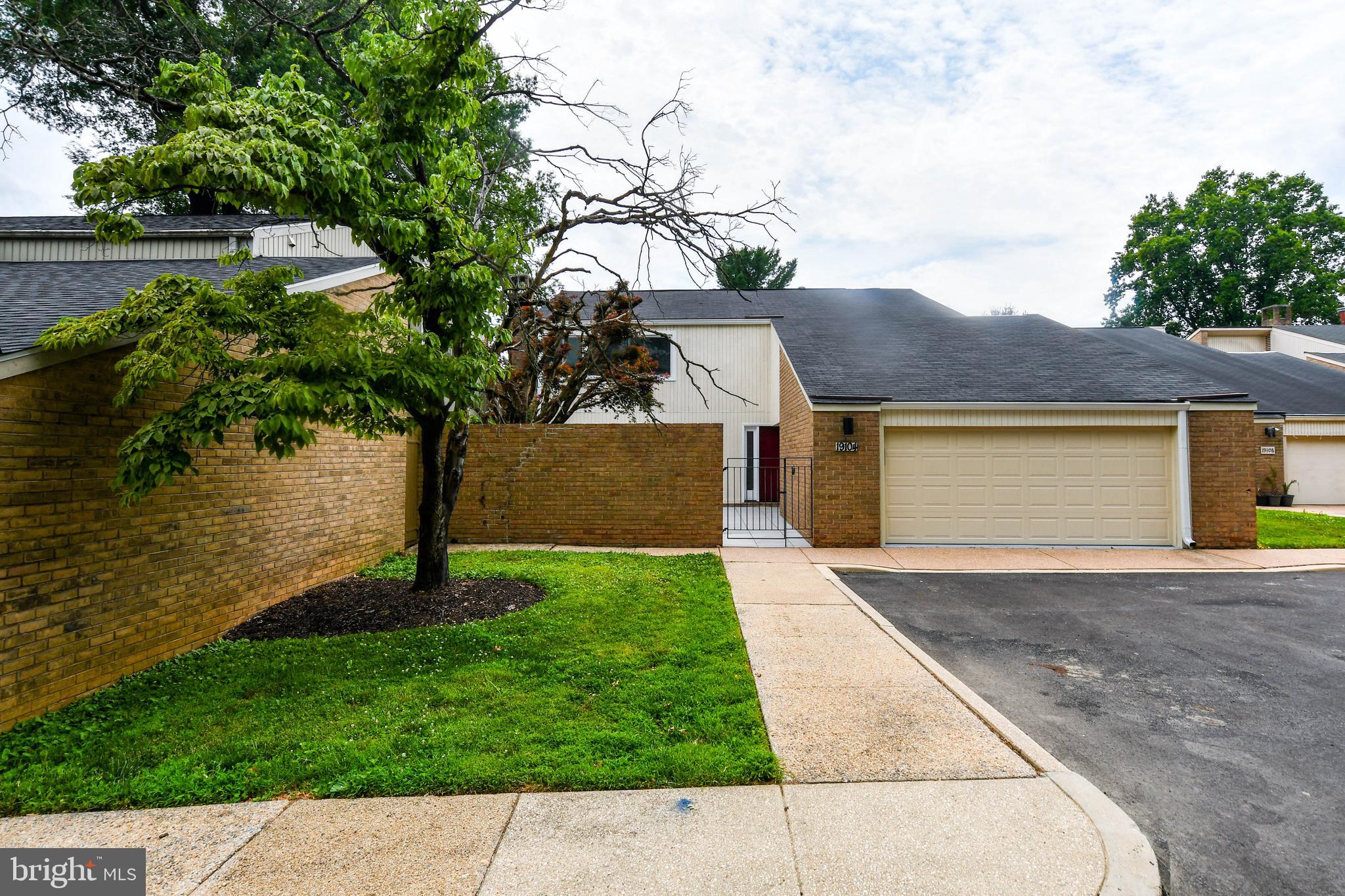 19104 ROMAN WAY