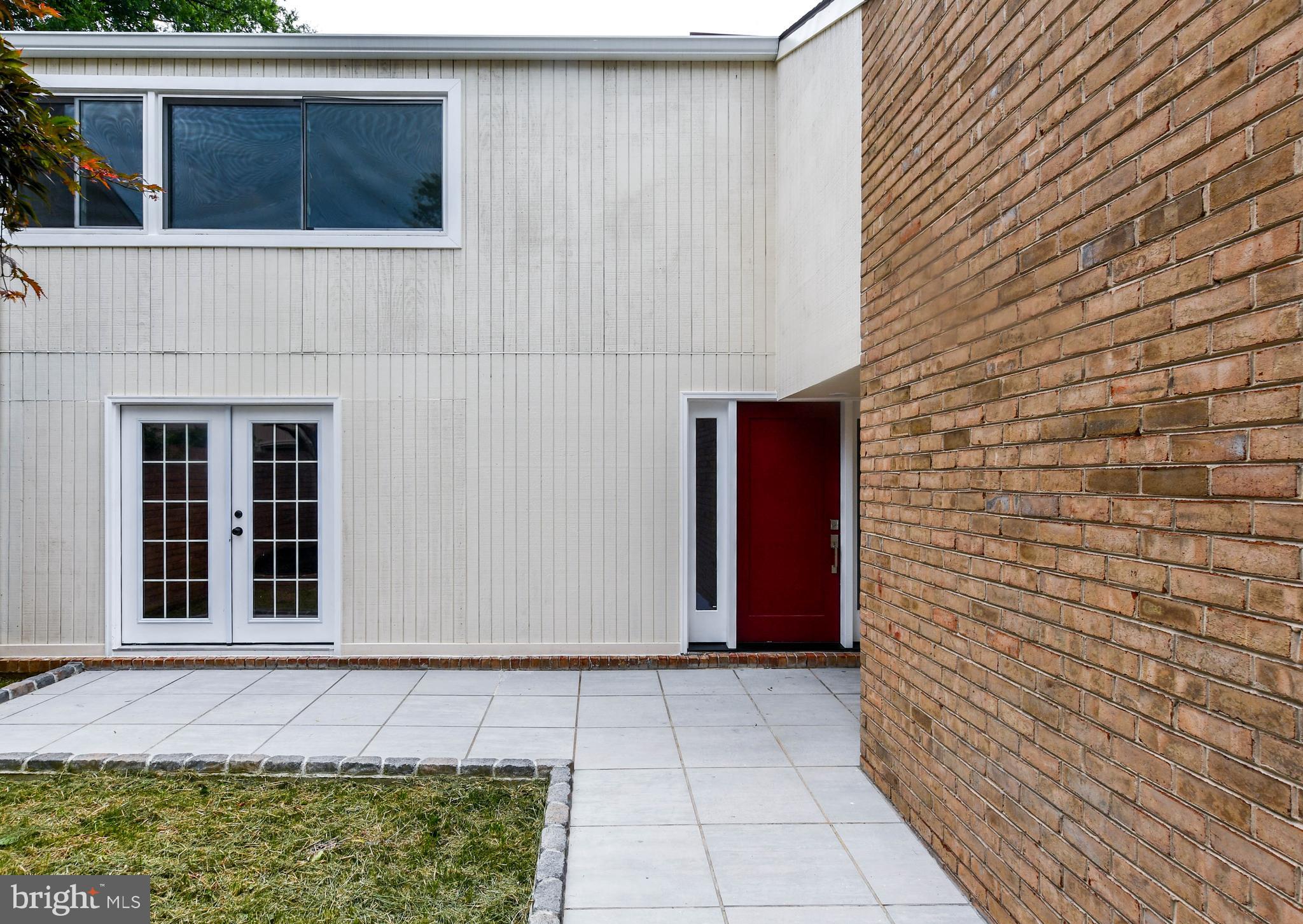 19104 ROMAN WAY