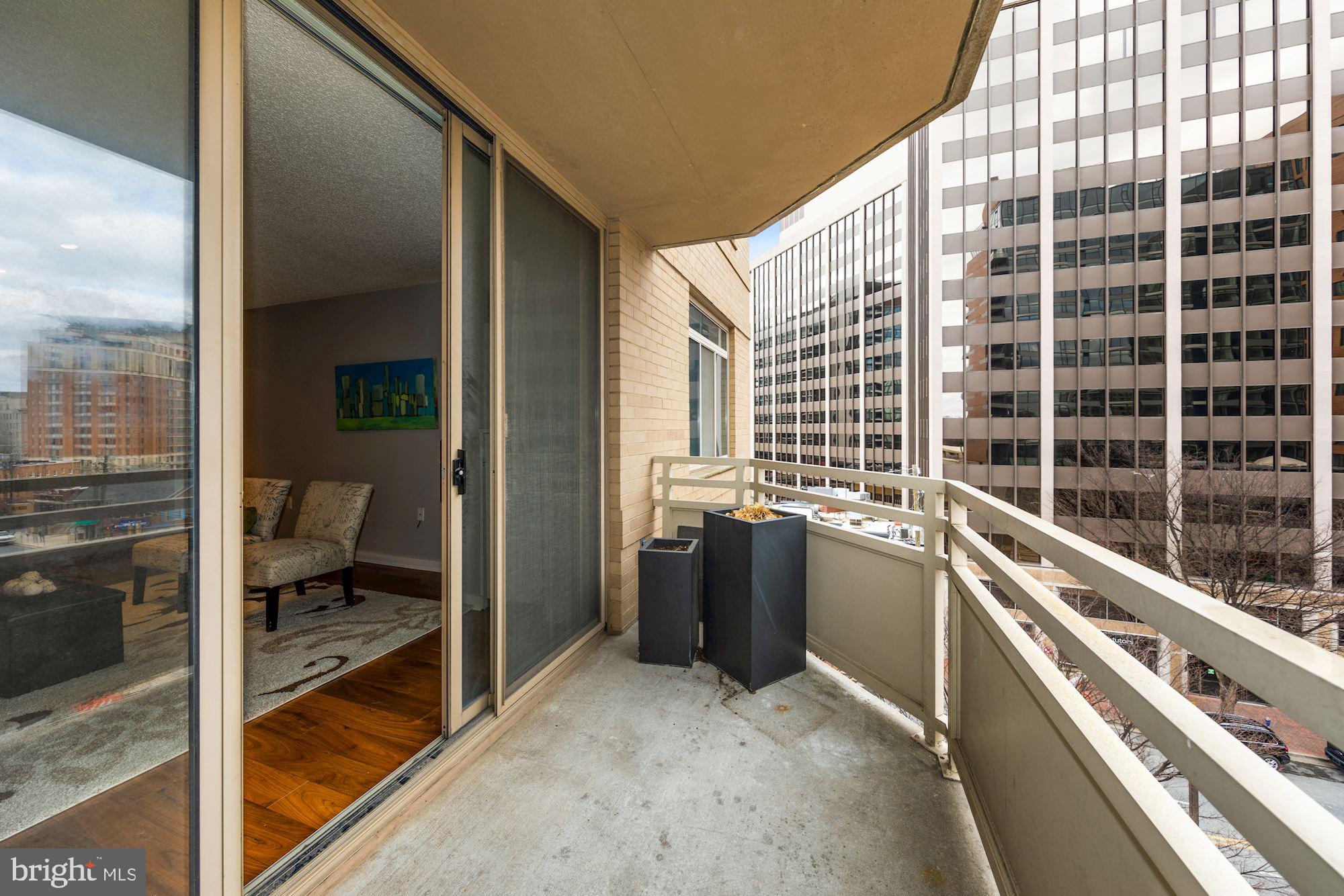 FAIRMONT PLAZA - Residential
