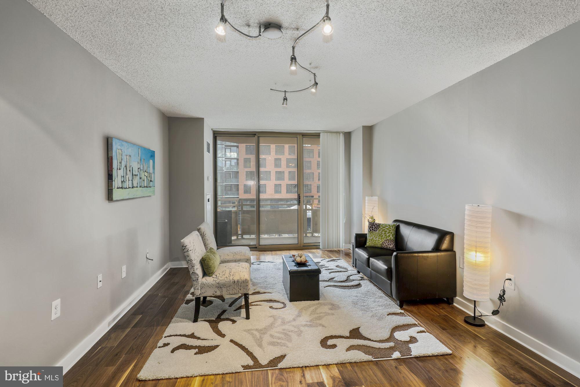 FAIRMONT PLAZA - Residential