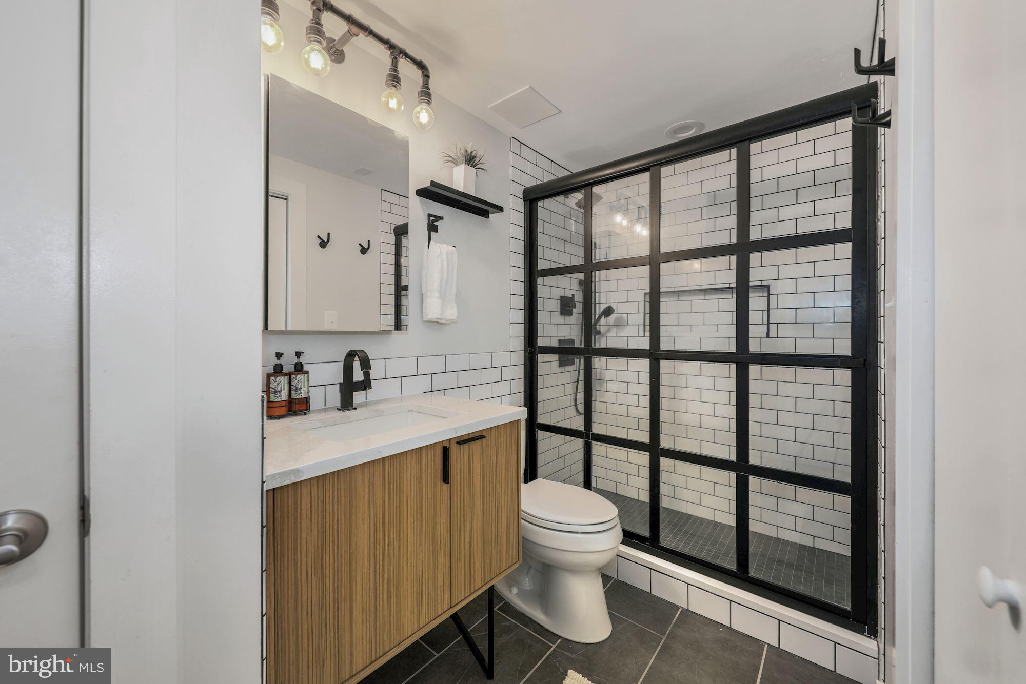 FAIRMONT PLAZA - Residential