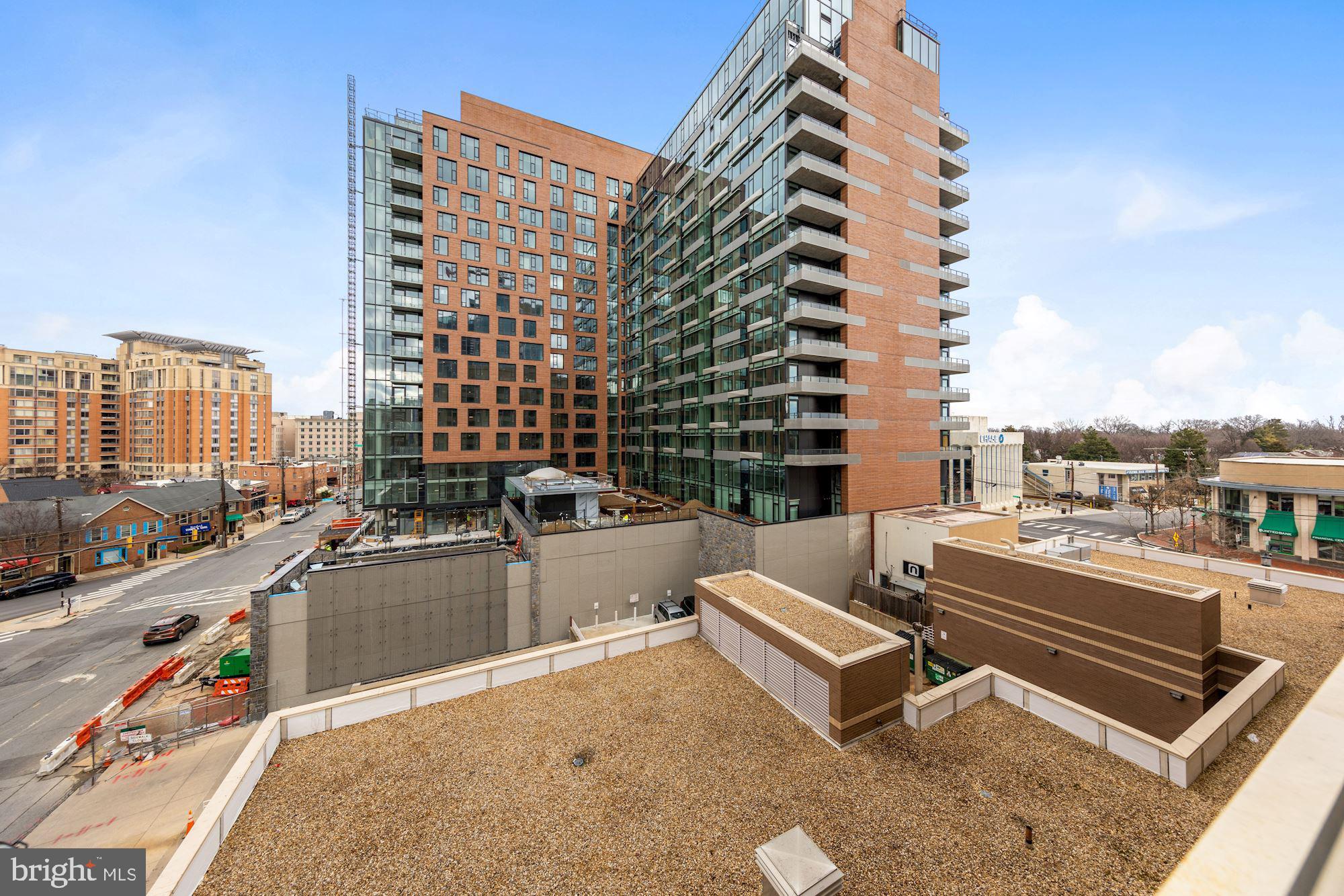 FAIRMONT PLAZA - Residential