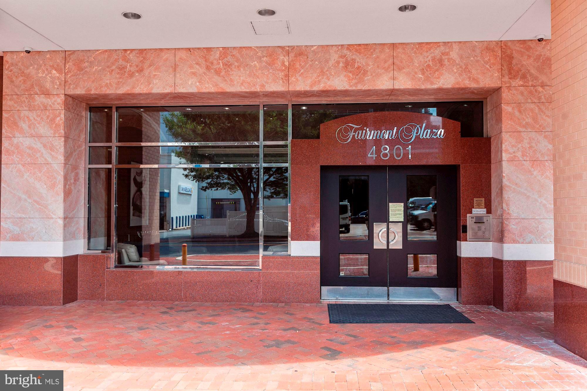 FAIRMONT PLAZA - Residential