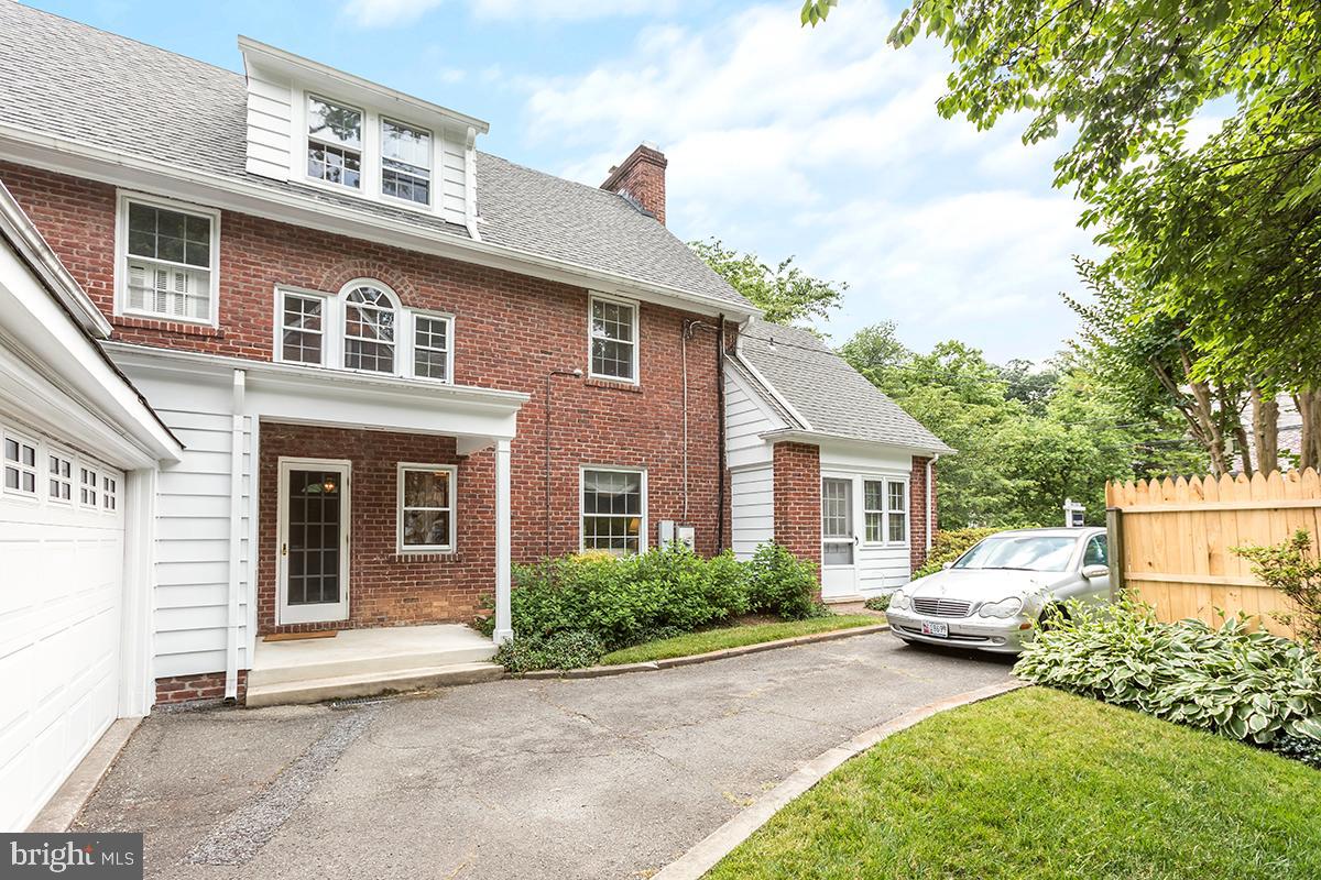 CHEVY CHASE - Residential