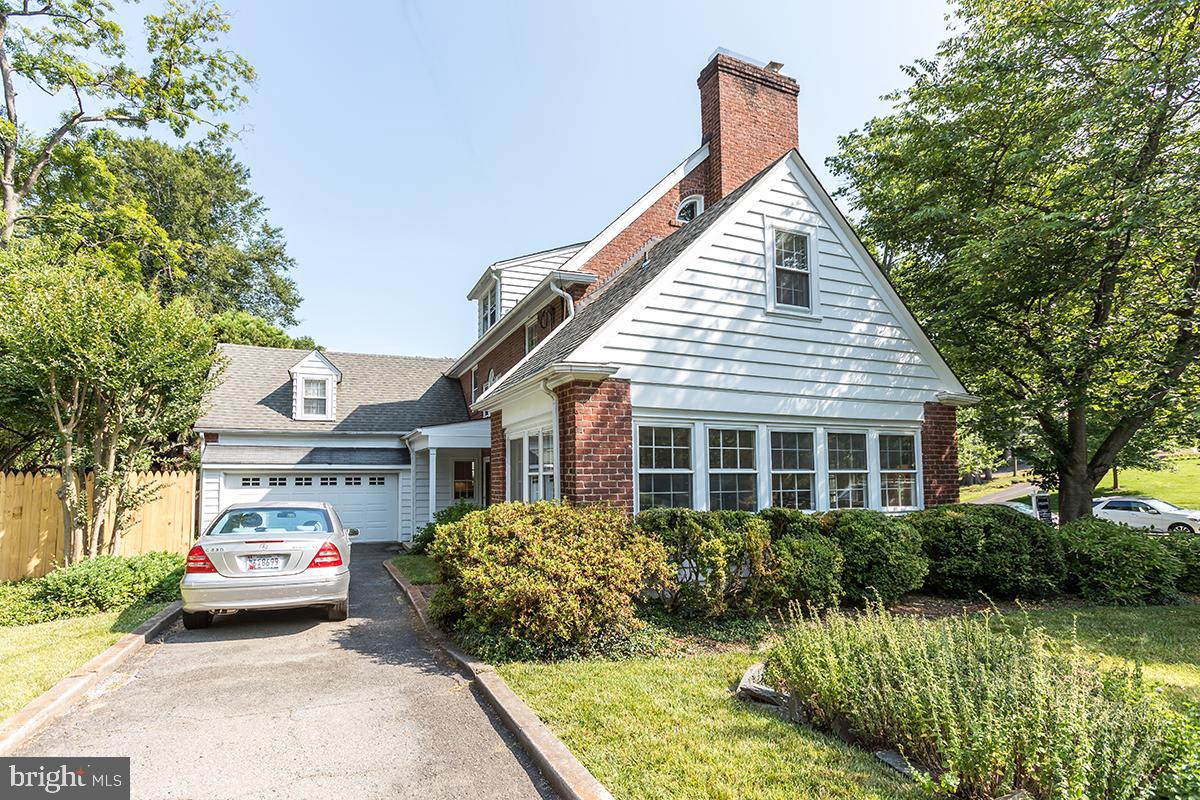 CHEVY CHASE - Residential