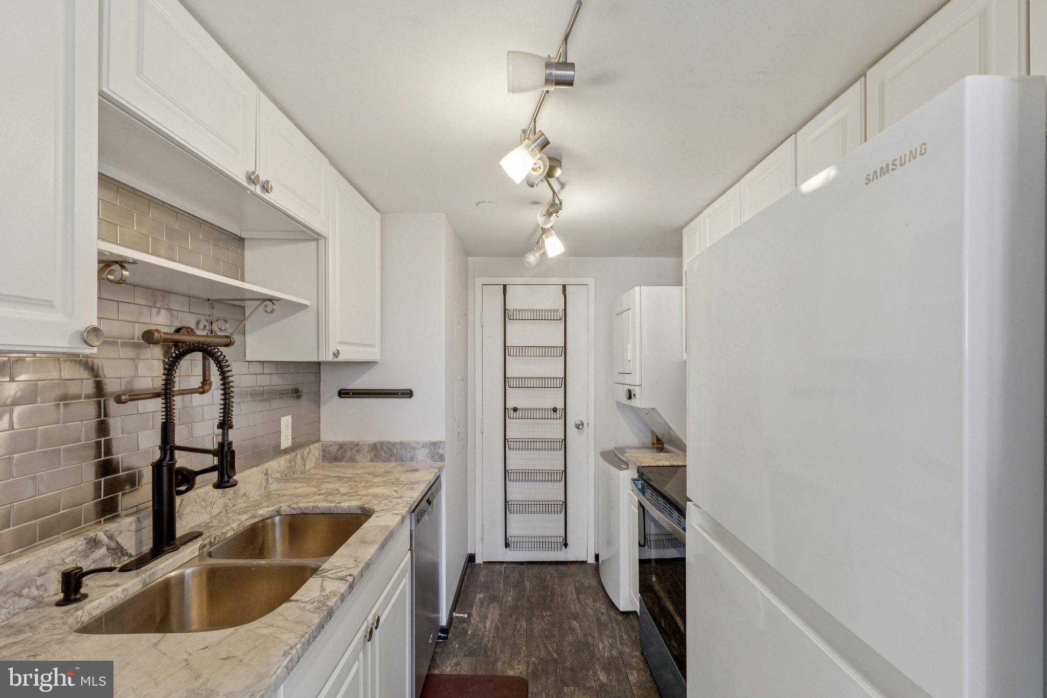 ROSSLYN - Residential