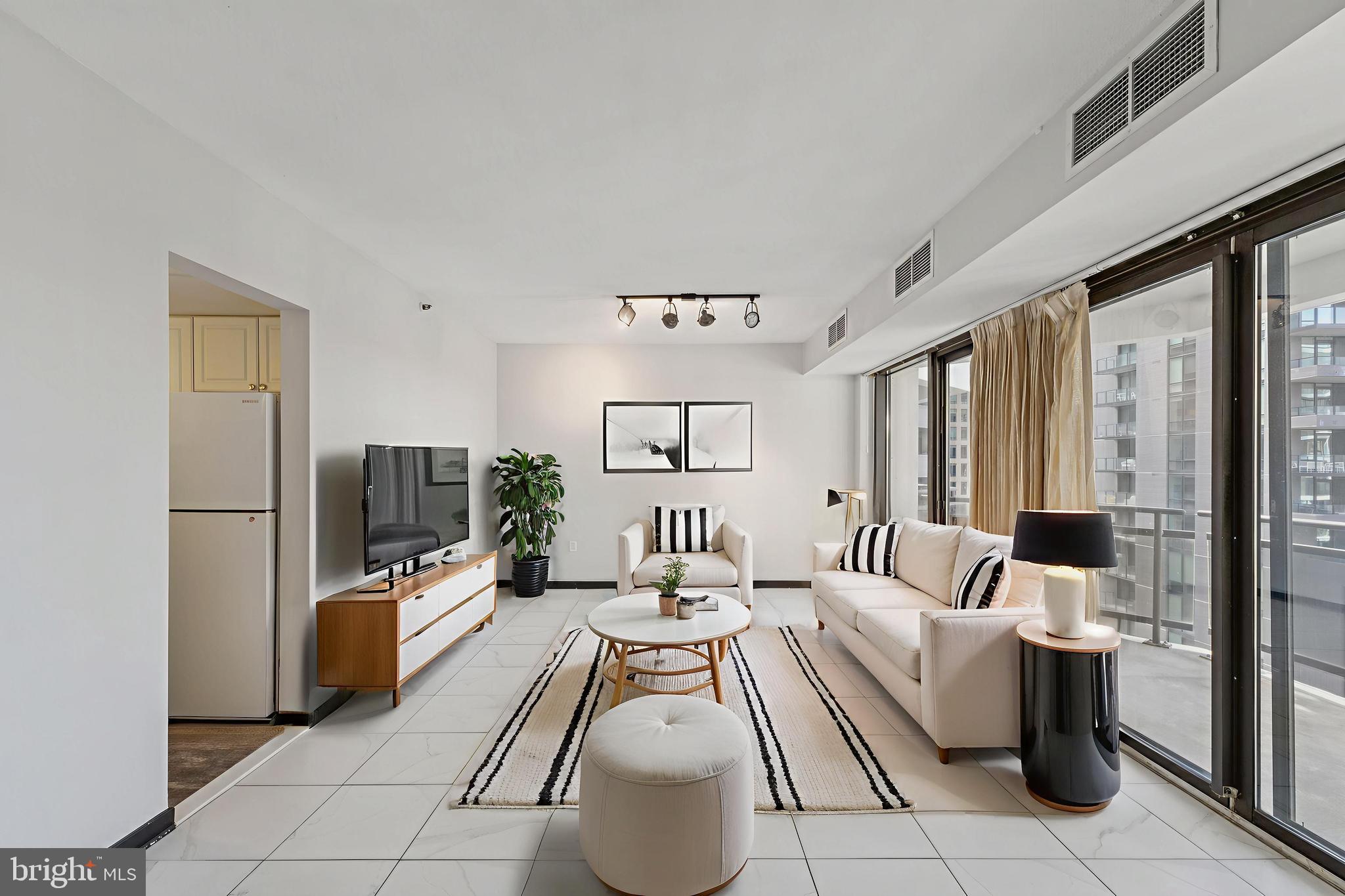 1530 KEY BOULEVARD 929