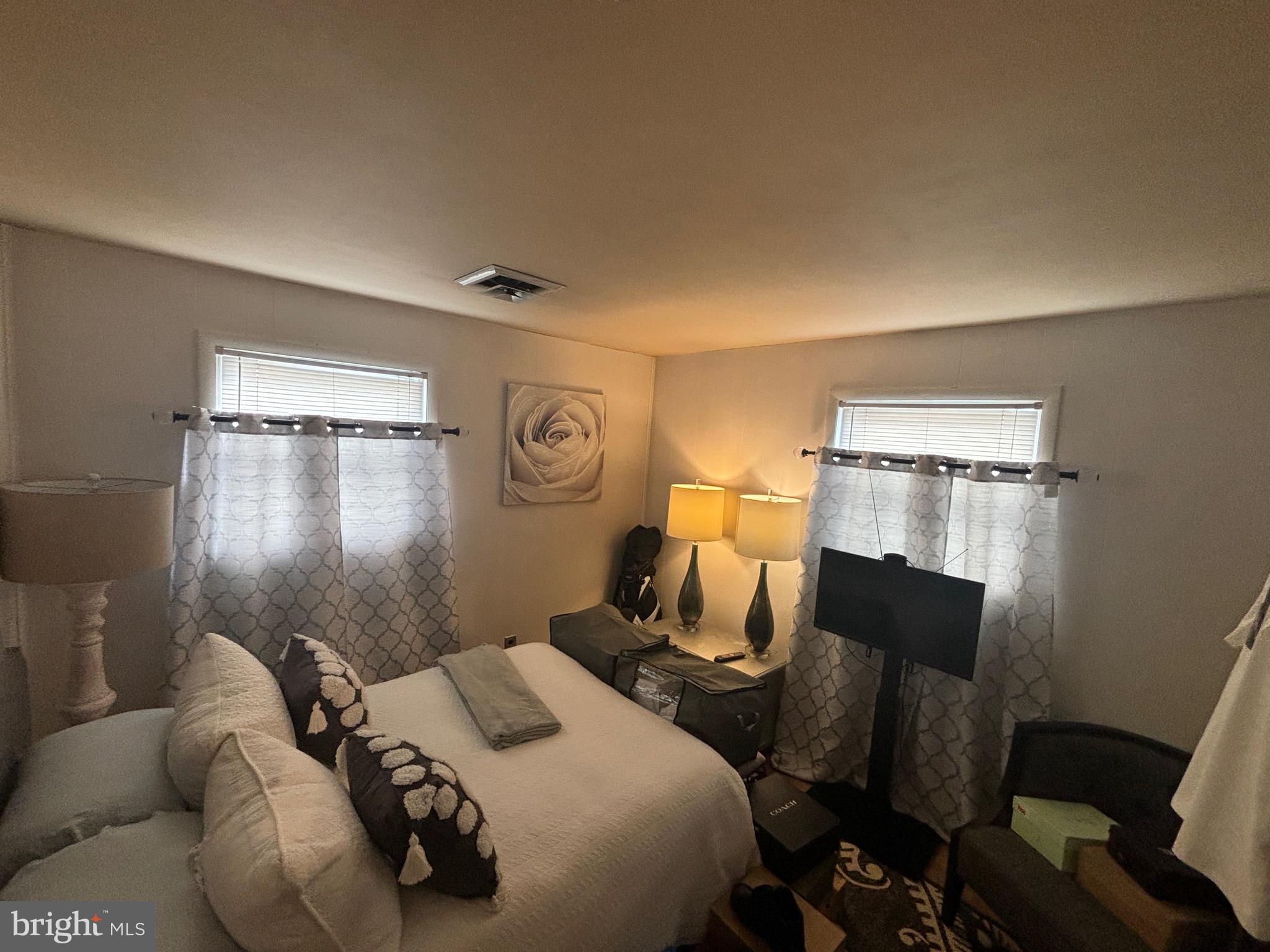 RITCHIE MANOR - Residential