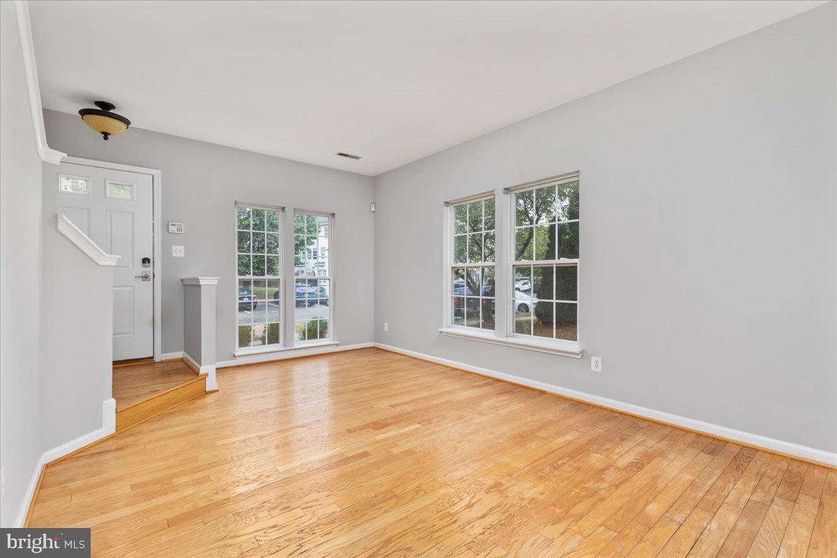 9817 MAITLAND LOOP