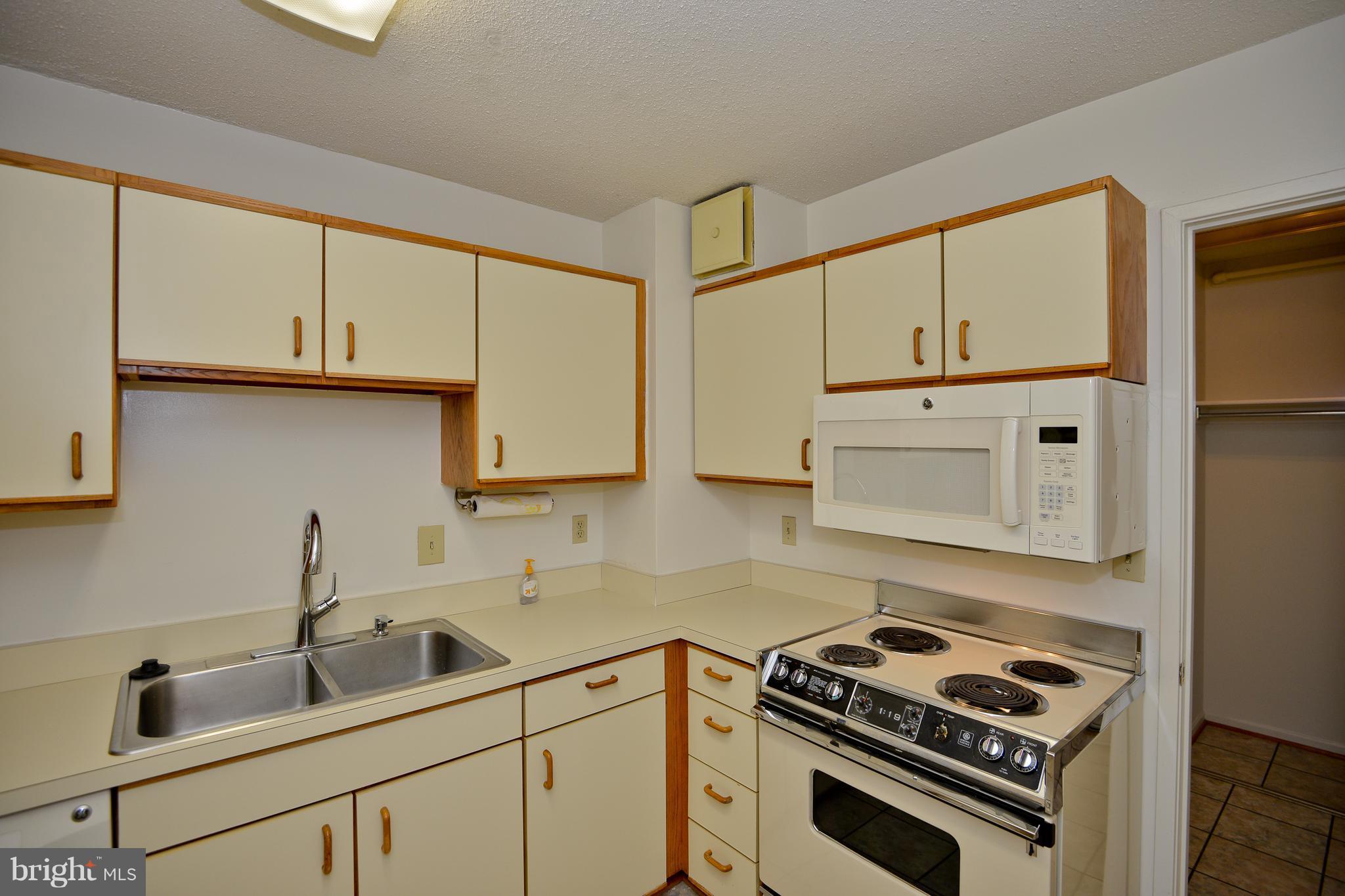 BELVEDERE - Residential Lease