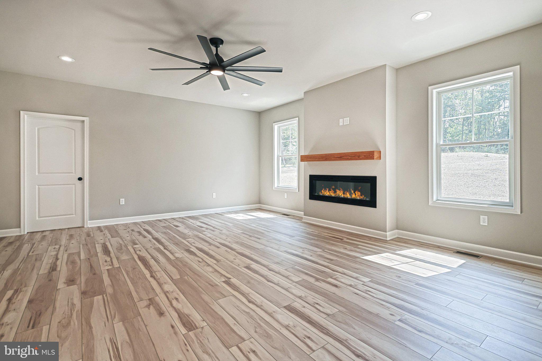 SUMMIT RIDGE - Residential