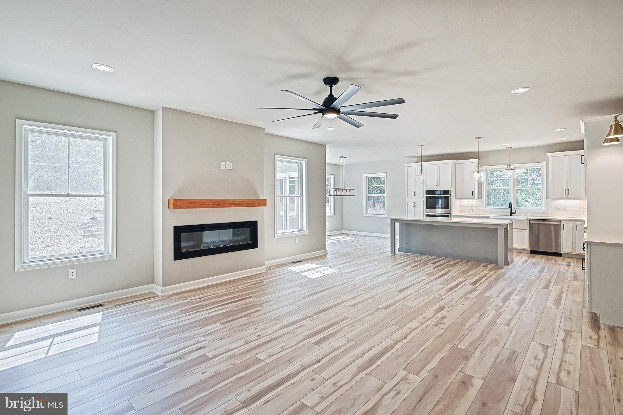 SUMMIT RIDGE - Residential