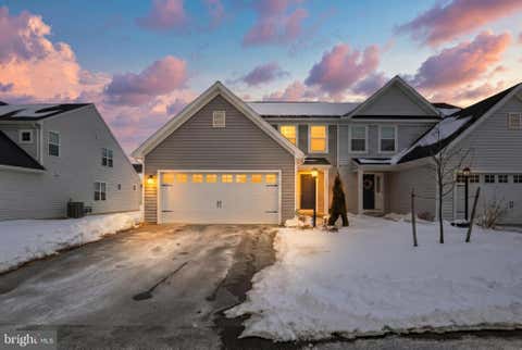Townhouse For Sale - 7450 Saint Patrick Court<br/> York County, ABBOTTSTOWN, PA 17301