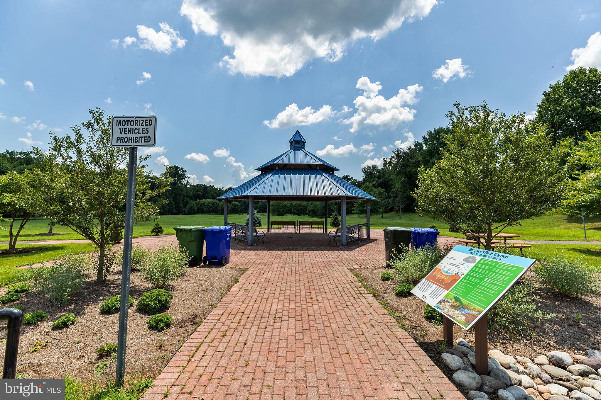 CAMERON GROVE - Residential