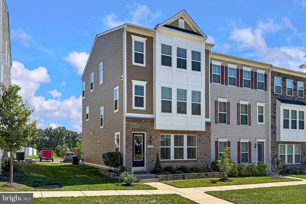 13052 JESSICA GROVE PL, WOODBRIDGE, VA 22192 - Image 0edb05f0a32fc3669ee130d74f2f8c13/576189167