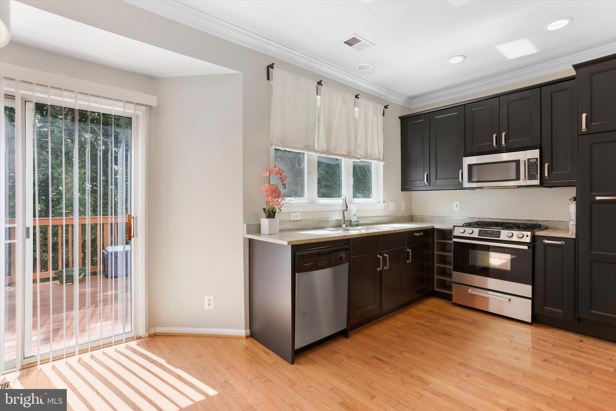 LEE OVERLOOK - Residential Lease