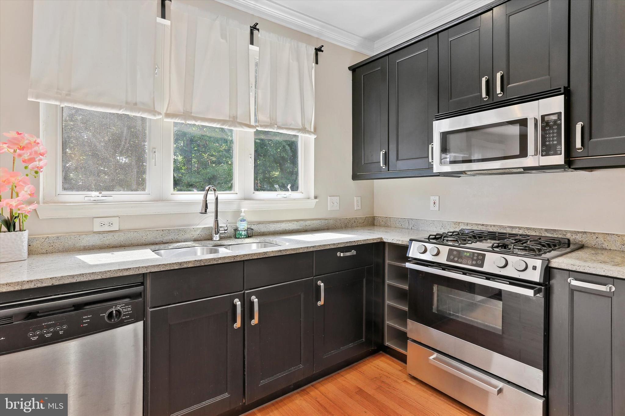 LEE OVERLOOK - Residential Lease