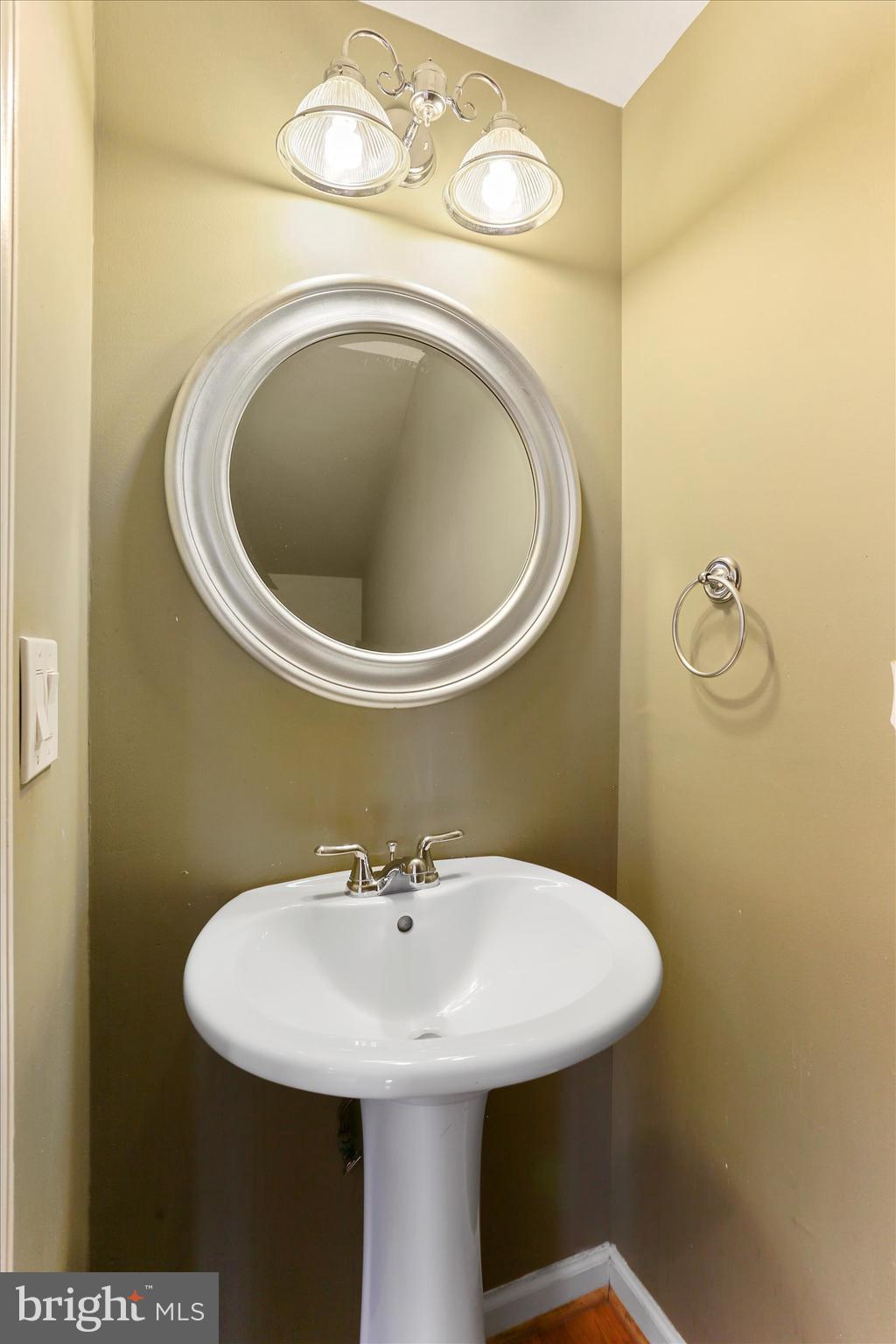 LEE OVERLOOK - Residential Lease