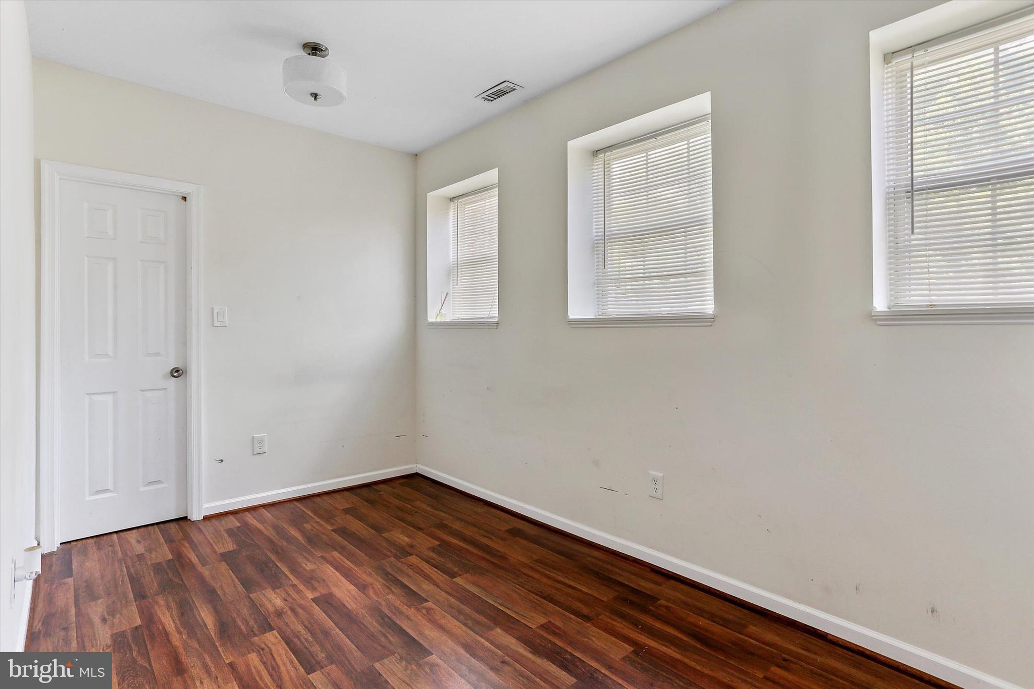 LEE OVERLOOK - Residential Lease