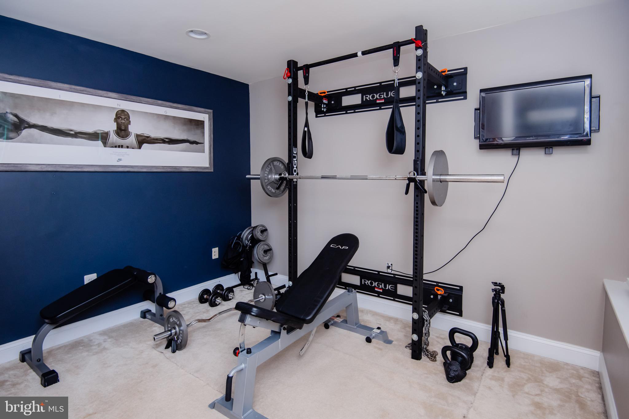 ALCOVA HEIGHTS - Residential Lease