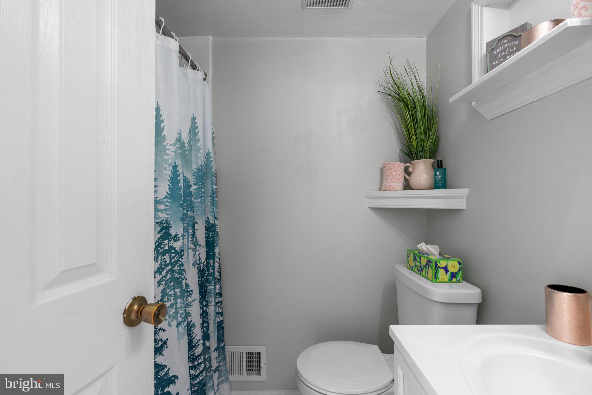 MIDDLEBROOK COMMONS - Residential