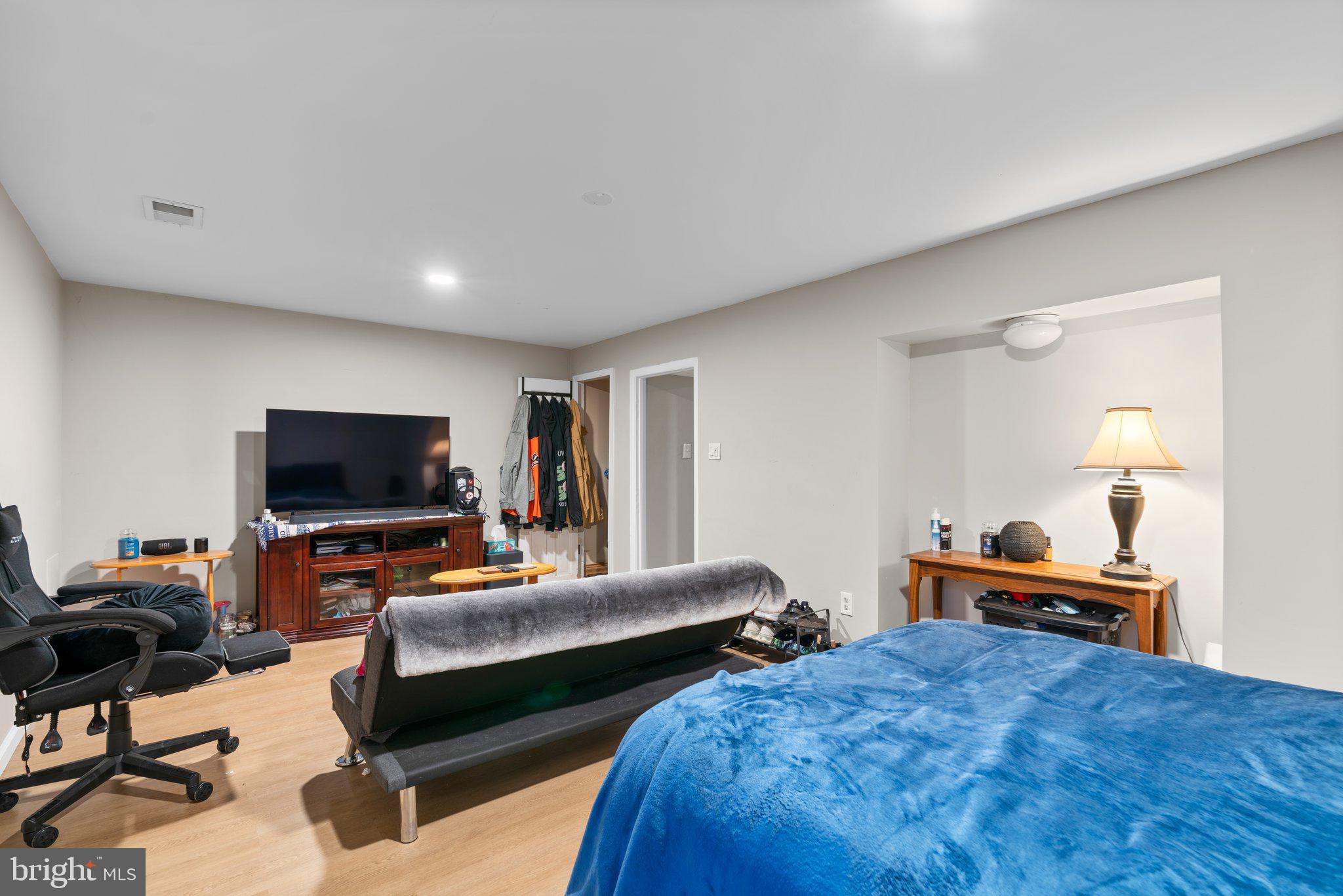 MIDDLEBROOK COMMONS - Residential