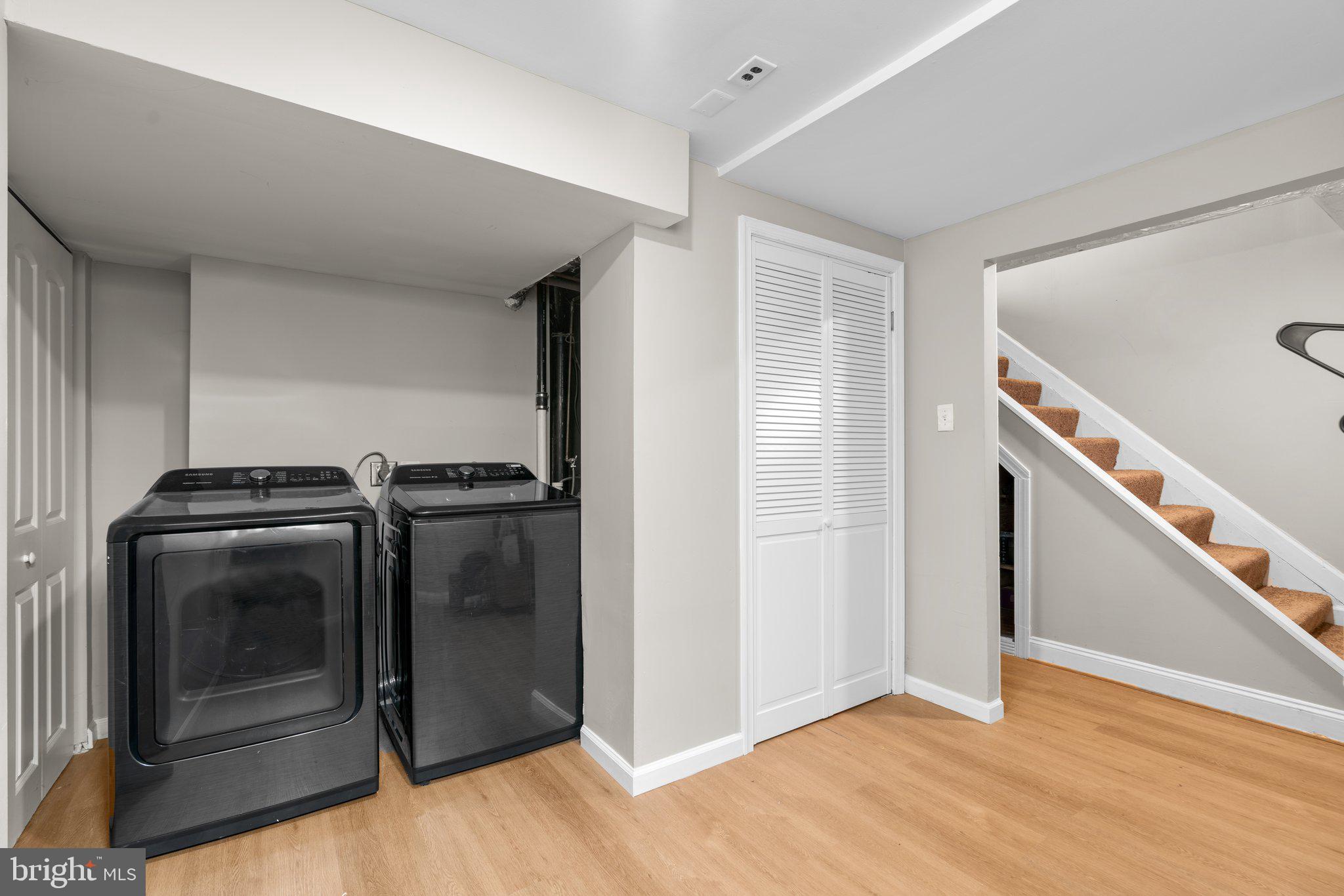 MIDDLEBROOK COMMONS - Residential