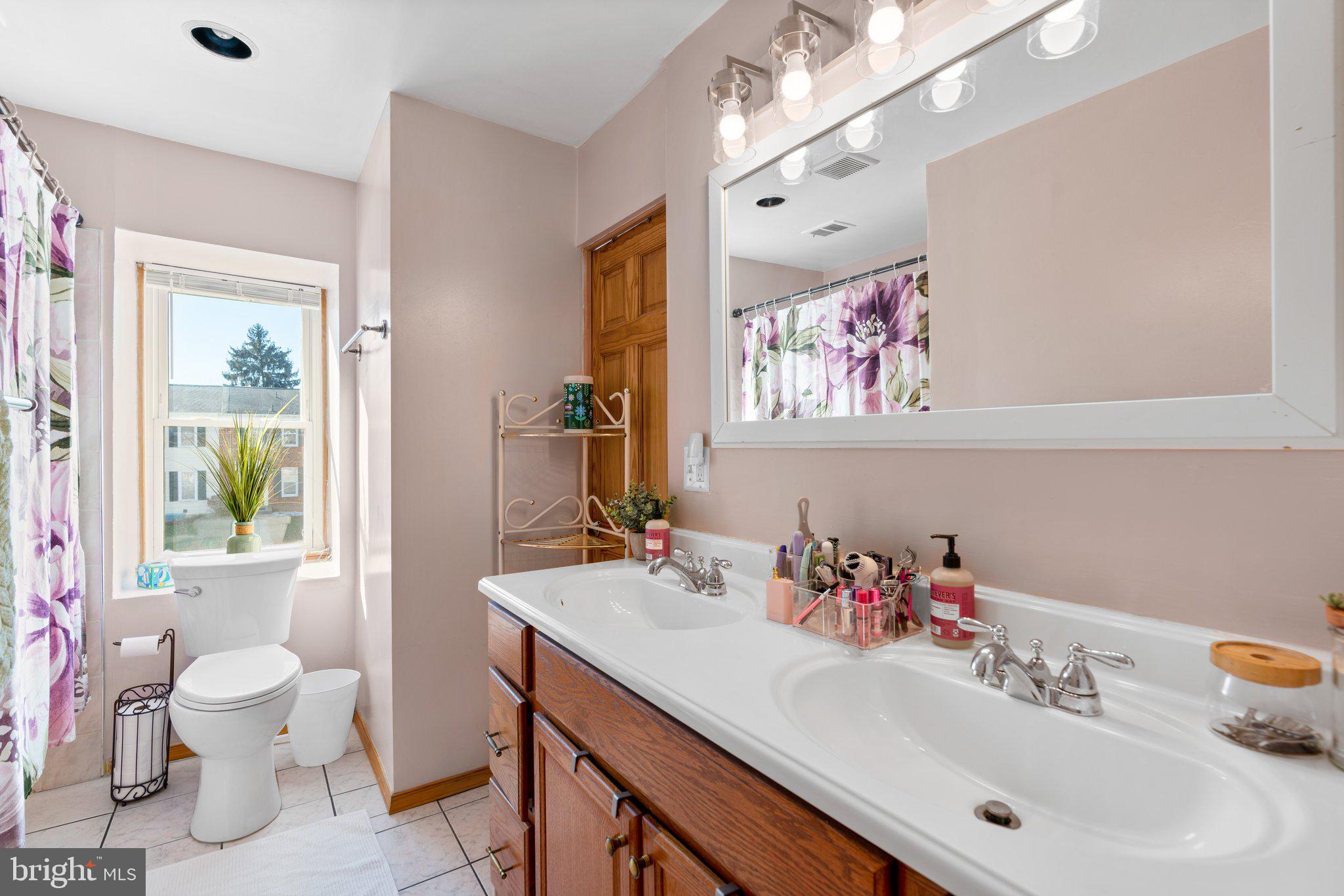 MIDDLEBROOK COMMONS - Residential