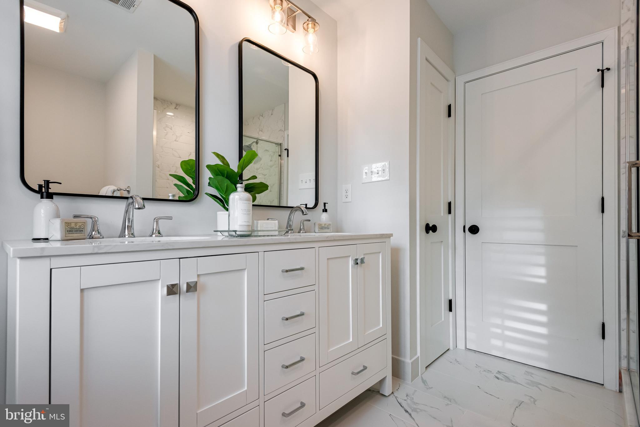 LEOPARD FARMS - Residential