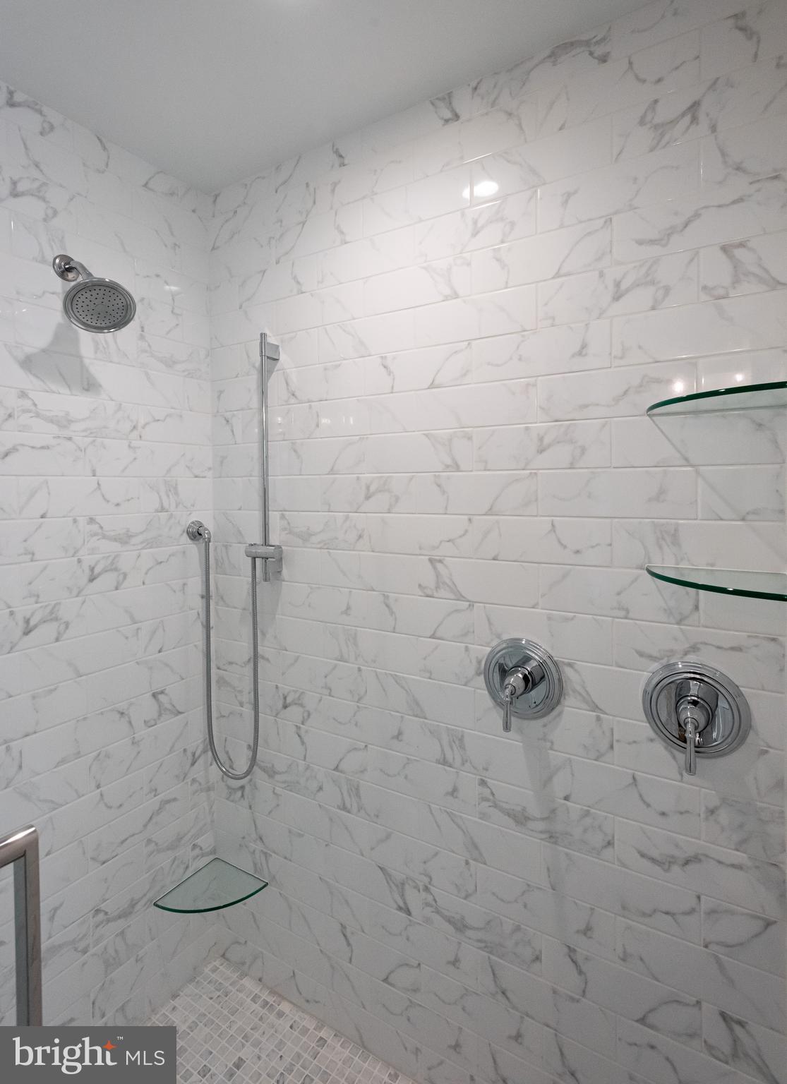 LEOPARD FARMS - Residential