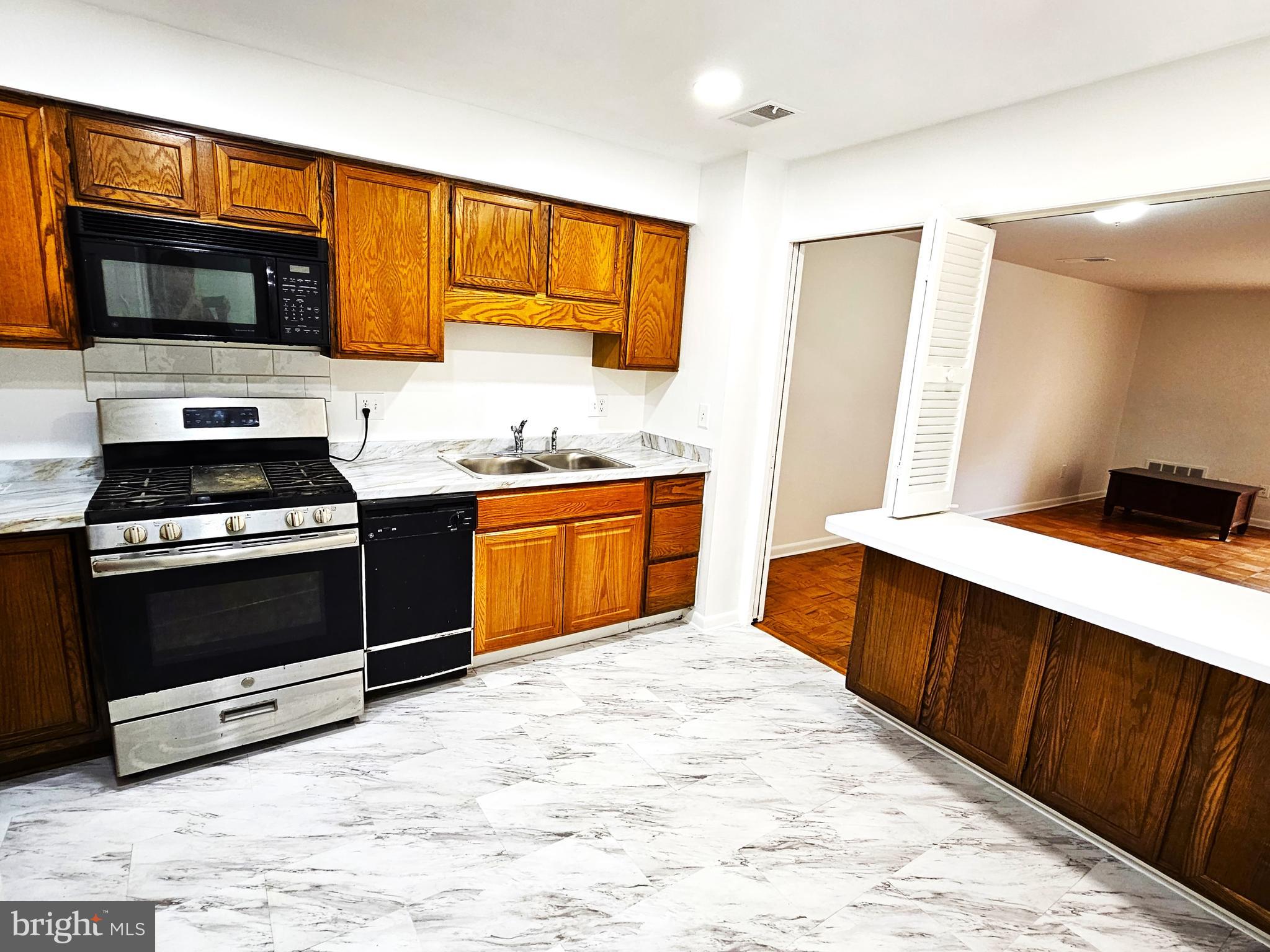 STEPPES OF BARCROFT - Residential Lease