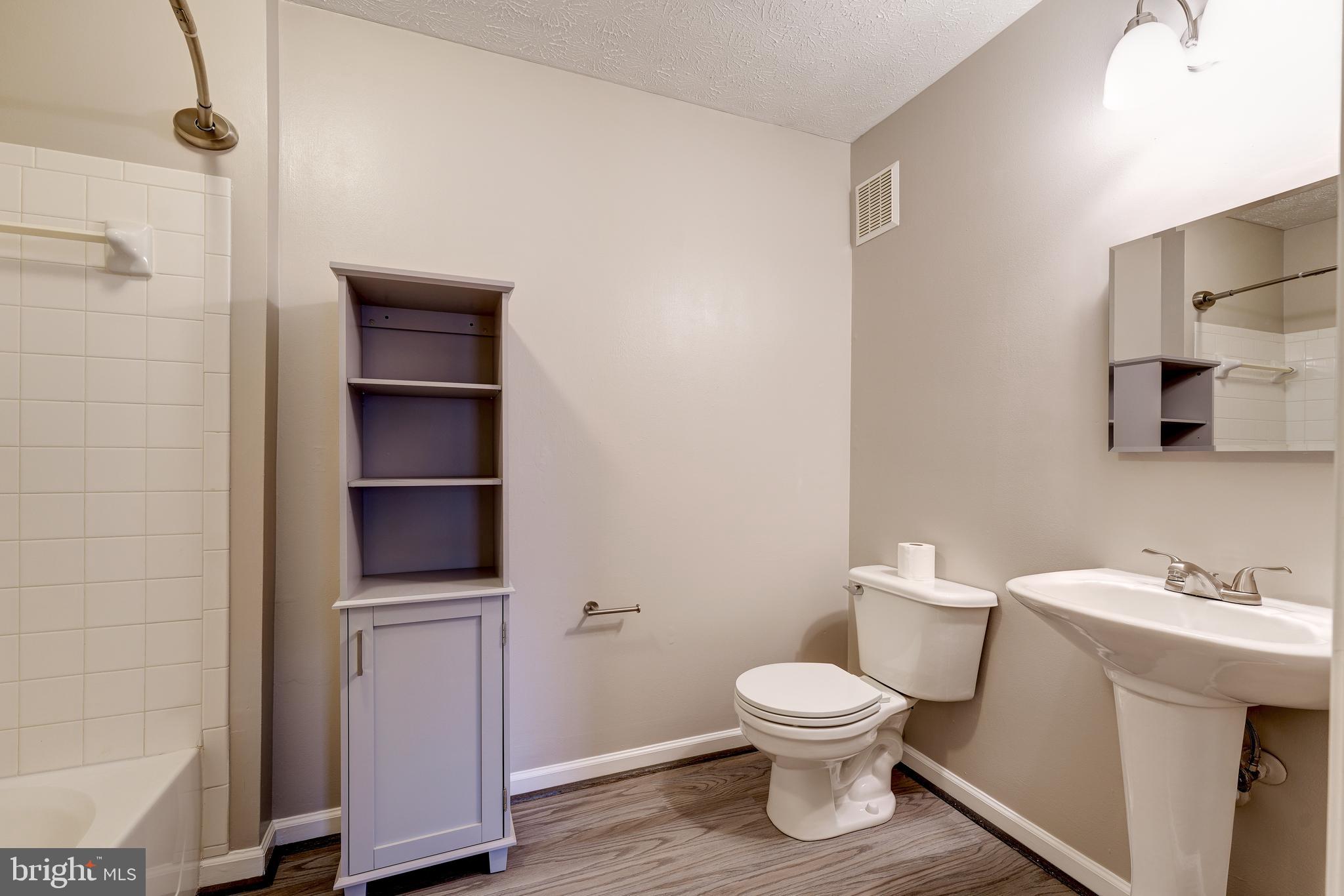 PINEY ORCHARD - Residential