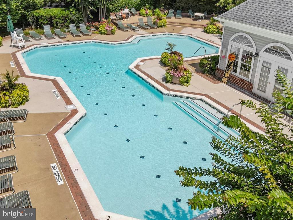 FAIR LAKES CONDO - Residential