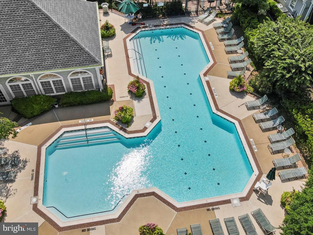 FAIR LAKES CONDO - Residential