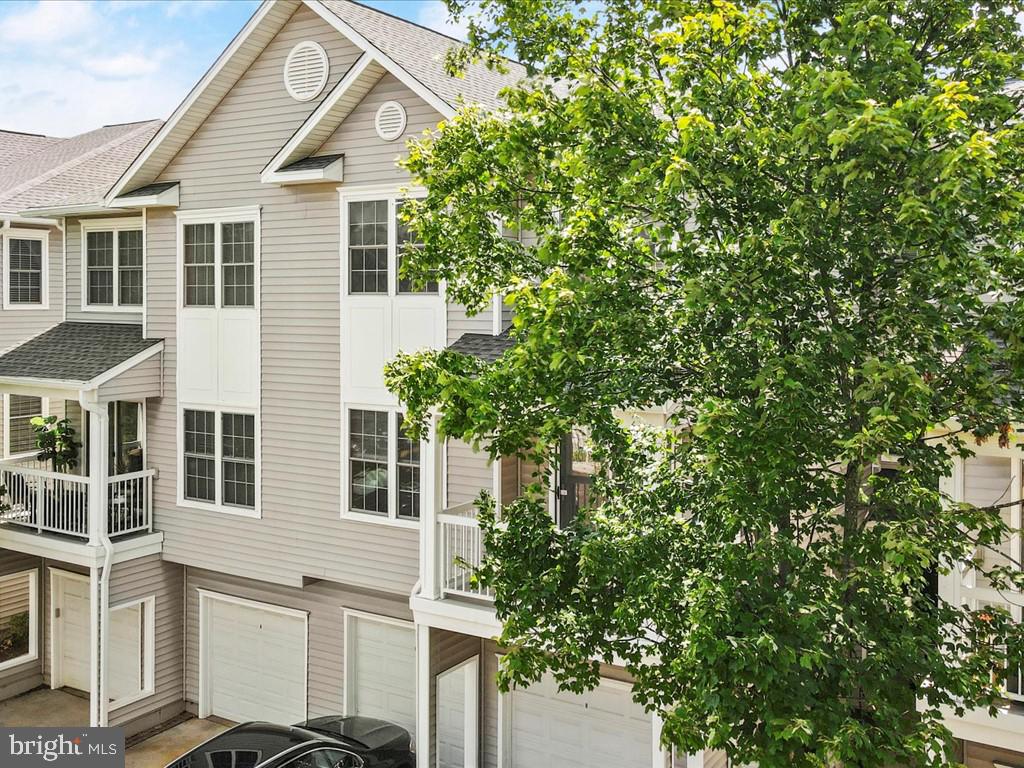 FAIR LAKES CONDO - Residential