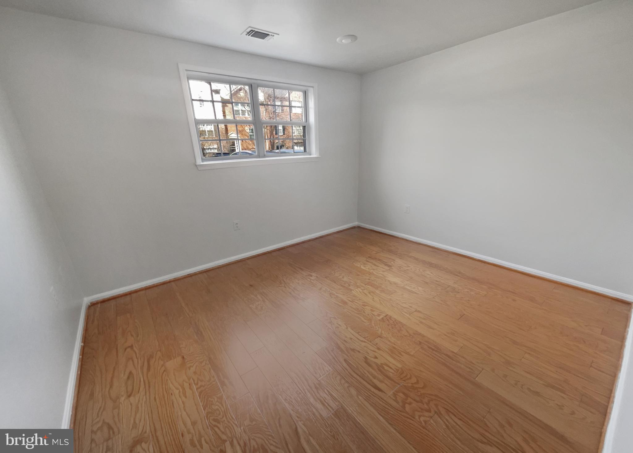 5493 MIDDLEBOURNE LANE
