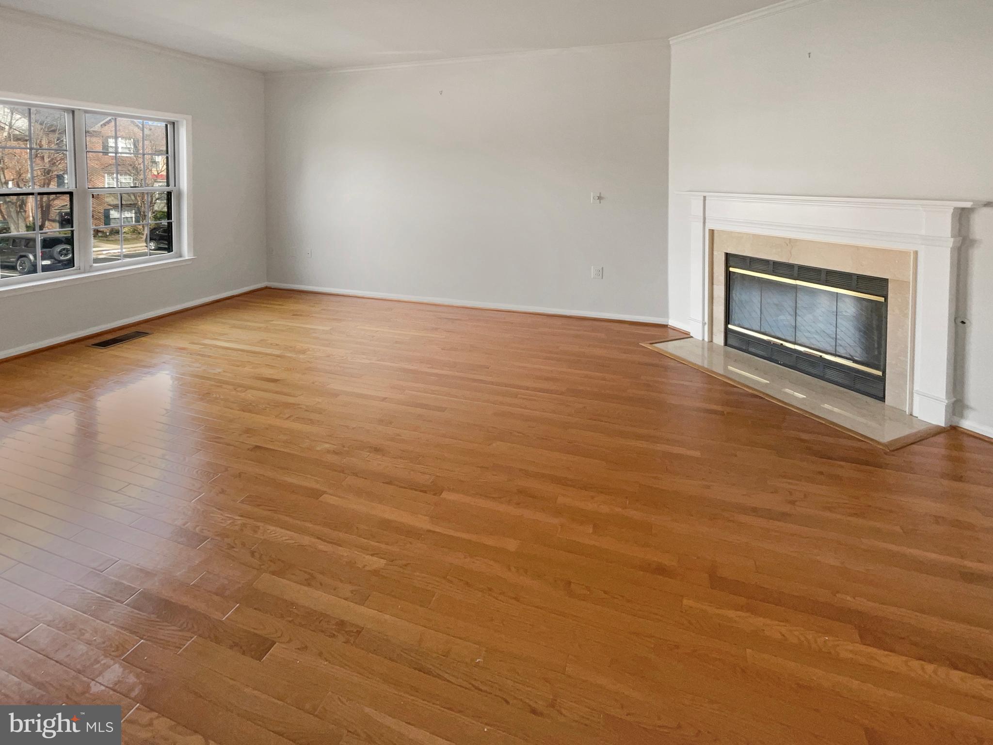 5493 MIDDLEBOURNE LANE