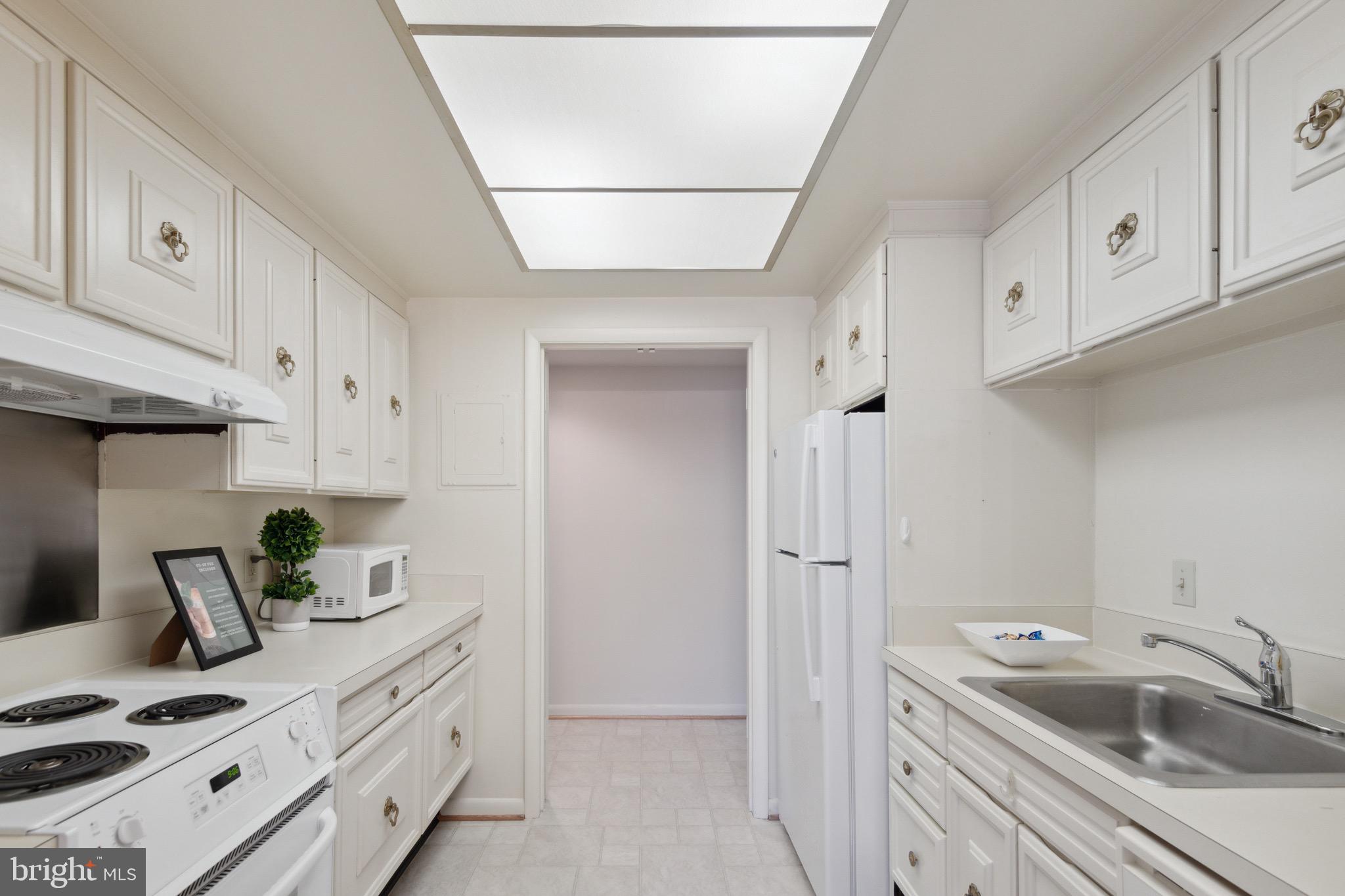 ROSSMOOR LEISURE WORLD - Residential