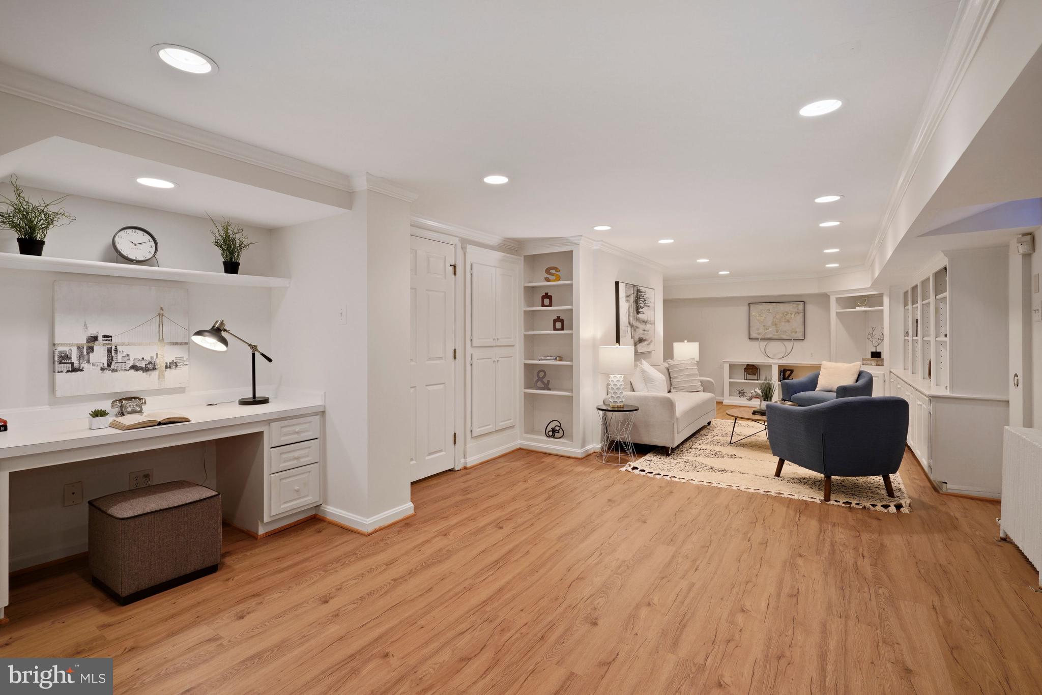 CHEVY CHASE VILLAGE - Residential