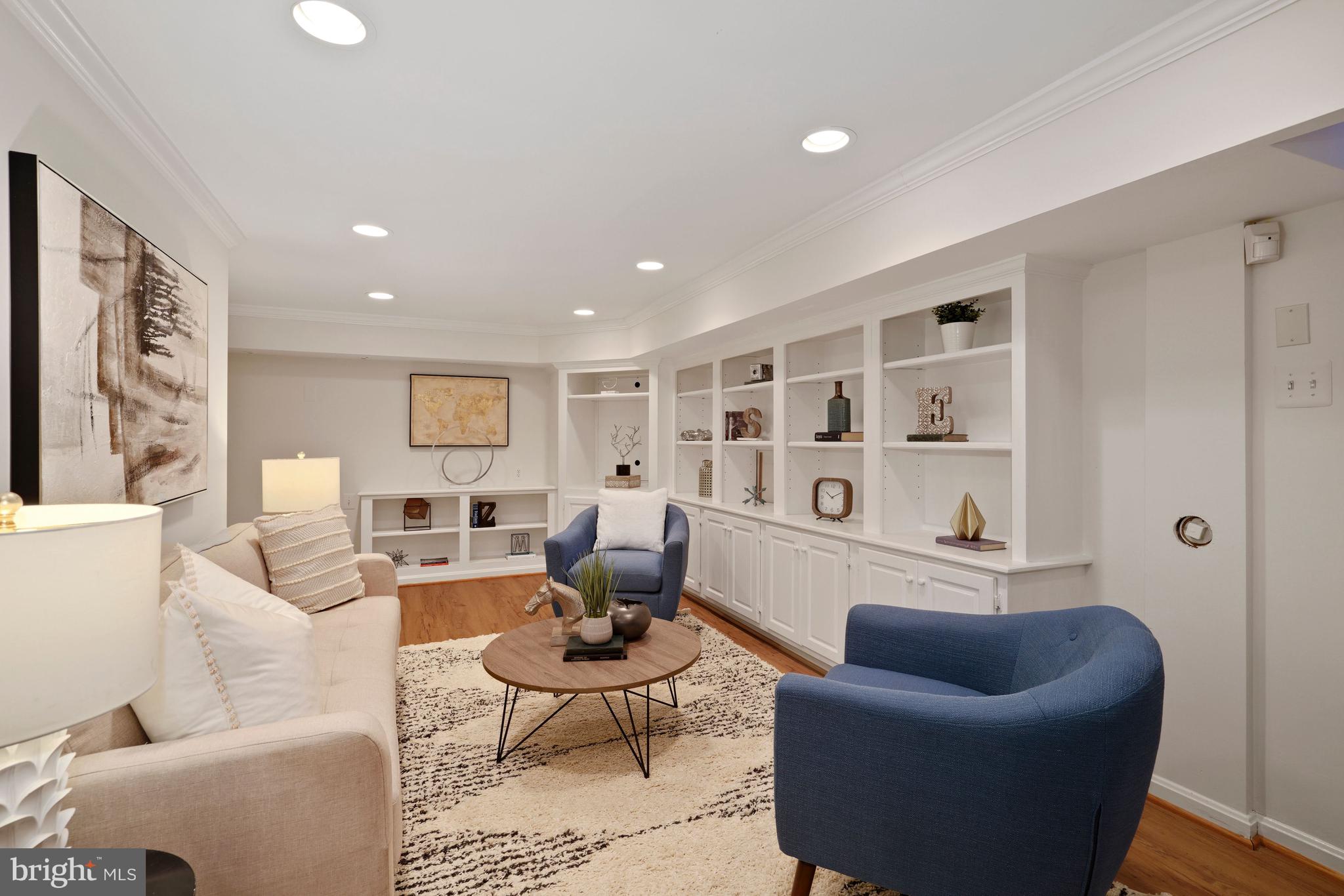 CHEVY CHASE VILLAGE - Residential