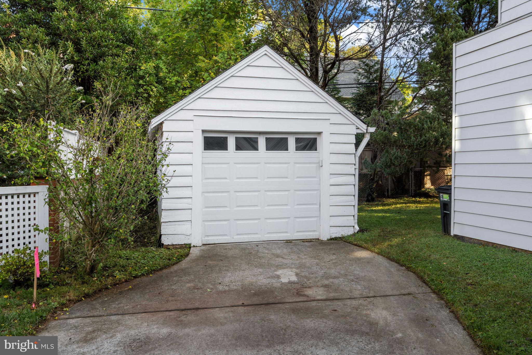 CHEVY CHASE VILLAGE - Residential