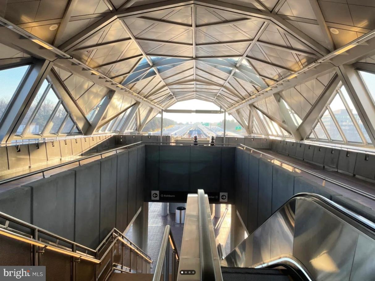 REFLECTION LAKE - Residential